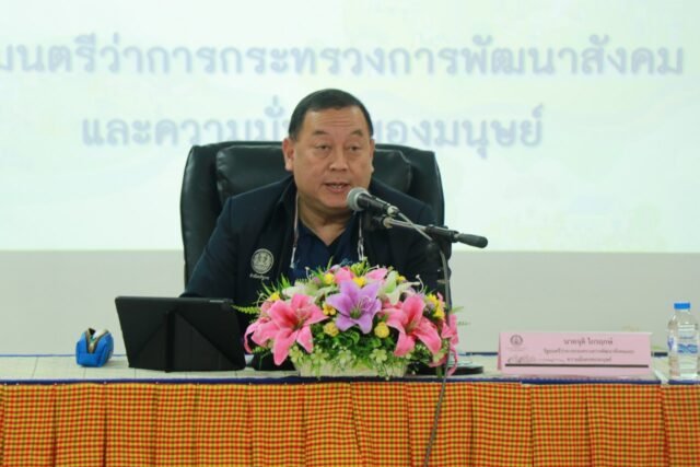 รมว.พม.ติดตามการช่วยเหลือกลุ่มเปาะบางรายครัวเรือน พิษณุโลก 2 IMG 7990 1280x853