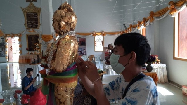 หนุ่มใหญ่ร้านทำป้ายสุดเฮงได้โชค 2 ชั้นทั้งรางวัลที่ 4 และหวยต่างประเทศ 3 FD7B52BC D60C 4356 A841 E900A90BFBEC