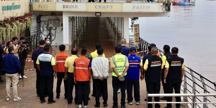 สทนช. ลงพื้นที่นครพนมติดตามสถานการณ์น้ำโขง พร้อมรับมืออุทกภัย 12 สทนช. ลงพื้นที่นครพนมติดตามสถานการณ์น้ำโขง พร้อมรับมืออุทกภัย