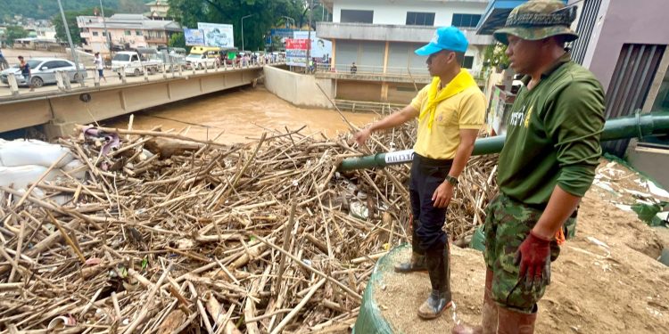 เร่งฟื้นฟูพื้นที่ประสบอุทกภัย อ.แม่สาย จ.เชียงราย และ ประกอบอาหารกล่องเพื่อแจกจ่าย 1,410 กล่อง 12 เร่งฟื้นฟูพื้นที่ประสบอุทกภัย อ.แม่สาย จ.เชียงราย และ ประกอบอาหารกล่องเพื่อแจกจ่าย 1,410 กล่อง