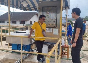 น้ำประปาไหลอ่อนหลังน้ำท่วมน่าน เหตุท่อแตก-คนล้างบ้านพร้อมกัน-น้ำดิบสกปรก ประปาน่านเร่งแก้ไขต่อเนื่อง