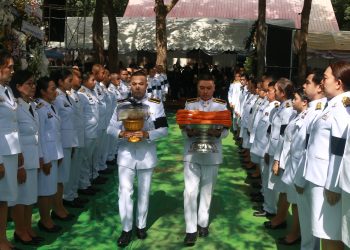 พระบาทสมเด็จพระเจ้าอยู่หัว ทรงพระกรุณาโปรดเกล้าฯ พระราชทานพระบรมราชานุเคราะห์ในการพระราชทานเพลิงศพ จ.ส.อ.ธีระยุทธ สีจุ้ยจ้าย ซึ่งเสียชีวิตจากการปฏิบัติหน้าที่รักษาชายแดนไทย–กัมพูชา