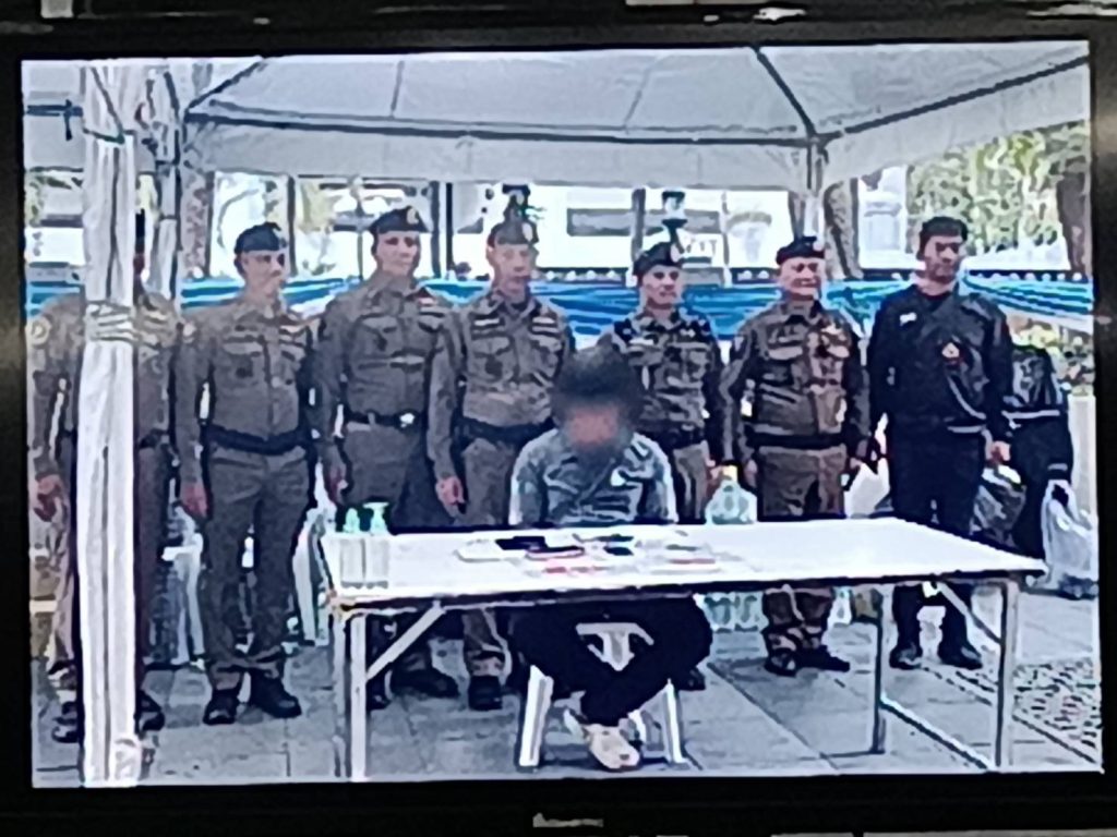 บช.น. แถลงสถานการณ์การชุมนุม "กลุ่มรวมพลังแผ่นดิน" จับกุมผู้ต้องหา 106 ราย คดีพกอาวุธมีด-ยาเสพติด-หลบหนีเข้าเมือง เป็นลมแดด 4 ราย 13 Talknews Online