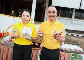 ทหารชายแดนอิ่มใจ! มทบ.210 ส่งมอบ “เนื้อแดดเดียวทอด-แจ่วบอง” เสริมขวัญกำลังพล