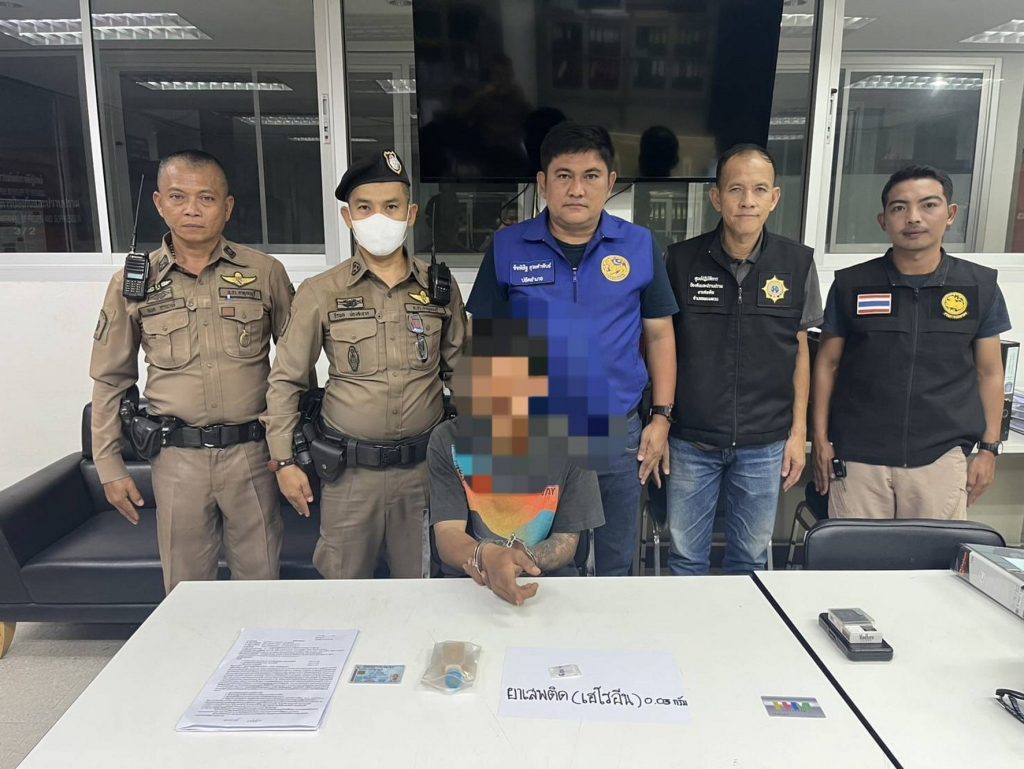 กาญจนบุรี – จับรายวันไม่มีหมดจริงๆ จับได้ทุกวัน!! ระดมกำลังกวาดล้างกลุ่มผู้ค้า-เสพ ในชุมชน 2 วัน จับผู้ต้องหา 21 ราย ของกลางมีทั้งยาบ้า-ไอซ์-เฮโรอีน 1 ใน 21 สมัครใจเข้าบำบัด ส่วนสองผัวเมียจ่อโดนเพิกถอนบัตร เหตุเป็นชาวพม่า ได้บัตรประจำตัวคนซึ่งไม่มีสัญชาติไทย 13 Talknews Online