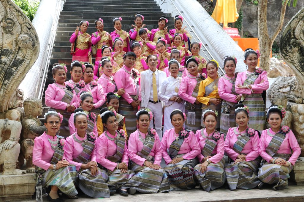 ครูจันทร์เพ็ญ จันทร์แจ่ม ประธานชมรมฉายารักษ์วัฒนธรรม จ.สระบุรี(วัดพระพุทธฉาย) จัดพิธีไหว้ครู ครอบเศียร ครั้งที่ 3 ประจำปี2568 13 Talknews Online