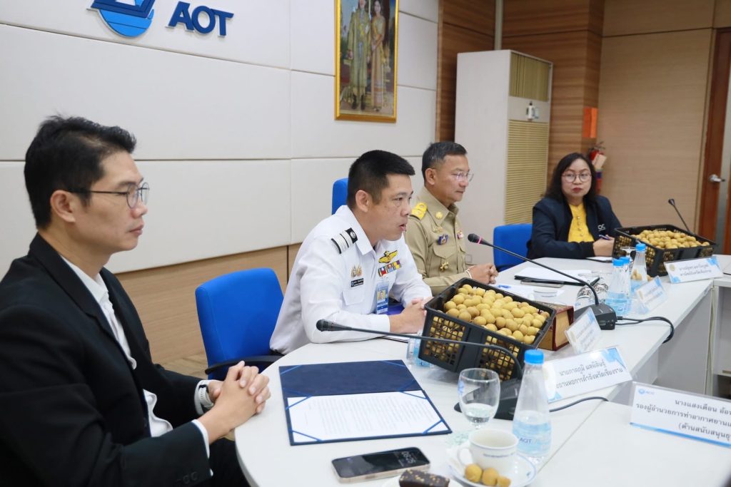 จังหวัดเชียงราย จับมือสายการบินเวียทเจ็ทเชื่อมโยงลำไยสู่จังหวัดภูเก็ต Kick off “ลำไยบินได้” แก้ปัญหาลำไยล้นตลาด เชื่อมโยงลำไยบรรทุกใต้ท้องเครื่องบินโดยสารส่งตรงผู้บริโภคได้ทันที 13 Talknews Online