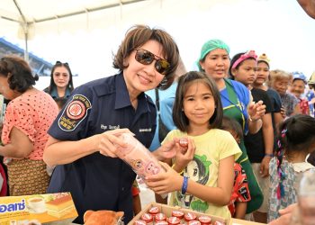 มูลนิธิป่อเต็กตึ๊ง ส่งต่อธารน้ำใจผู้มีจิตศรัทธา มอบสิ่งของเครื่องใช้จำเป็น ให้แก่ผู้อพยพจากสถานการณ์ชายแดนไทย-กัมพูชา ณ ศูนย์พักพิงชั่วคราวในพื้นที่จังหวัดบุรีรัมย์ สุรินทร์ และศรีสะเกษ รวมมูลค่า 1.5 ล้านบาท