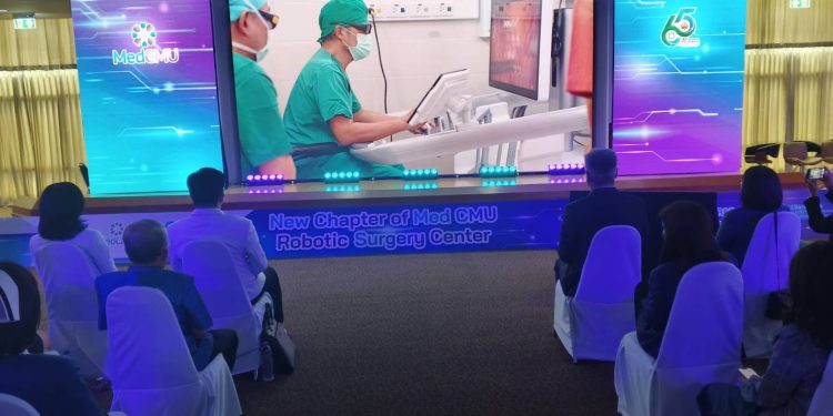 แพทยศาสตร์ มช. ใช้หุ่นยนต์ผ่าตัดโรคเฉพาะทาง เป็นแห่งแรกของประเทศ-อาเซียน ตั้งเป้าปีละ 100 ราย ลั่นปลอดภัย100 % 12 แพทยศาสตร์ มช. ใช้หุ่นยนต์ผ่าตัดโรคเฉพาะทาง เป็นแห่งแรกของประเทศ-อาเซียน ตั้งเป้าปีละ 100 ราย ลั่นปลอดภัย100 %