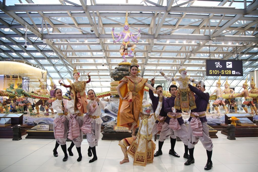 ท่าอากาศยานสุวรรณภูมิร่วมเผยแพร่ศิลปวัฒนธรรมไทย จัดแสดงหุ่นละครเล็กชุด “หนุมานจับนางเบญกาย” มอบประสบการณ์สุดประทับใจแก่ผู้โดยสาร 13 Talknews Online