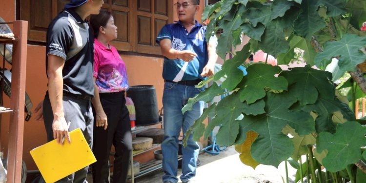 เทศบาลตำบลช่อแฮ "ให้การต้อนรับ" คณะกรรมการทวนสอบฯโดยผู้ประเมินภายนอก (Validation and Verification Body : VVB) รับรองปริมาณก๊าซเรือนกระจกจากโครงการถังขยะเปียกฯ 12 เทศบาลตำบลช่อแฮ “ให้การต้อนรับ” คณะกรรมการทวนสอบฯโดยผู้ประเมินภายนอก (Validation and Verification Body : VVB) รับรองปริมาณก๊าซเรือนกระจกจากโครงการถังขยะเปียกฯ