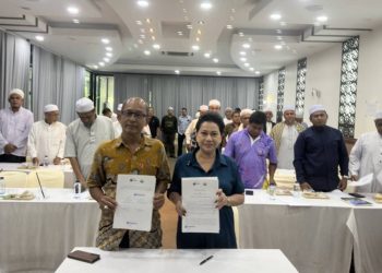 กระชับพลัง…คุณกัญษภรณ์ กิจรุ่งจามรเลิศ บ.เคแอลเอ็ม มหาชัย เพาเวอร์ จำกัด ร่วมมือ ท่านด็อกเตอร์ อับดุล ฮาฟิช หิเล ประธานเครือข่ายโรงเรียนเอกชนสอนศาสนาอิสลาม 3จังหวัดชายแดนภาคใต้ นำสถานีบริการน้ำมัน MINI SUPER ลงให้บริการพี่น้องชายแดนใต้