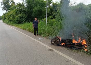 ปราจีนบุรี ไฟไหม้รถจักรยานยนต์ปริศนาเจ้าของล่องหน