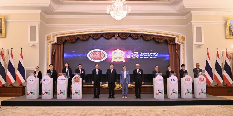 สอศ. – BOI ผนึกกำลังเอกชน เปิดตัวโครงการความร่วมมือพัฒนากำลังคนอาชีวศึกษาเพื่อสร้างแรงงานทักษะสูงรองรับการลงทุน “VOC-UP” ยกระดับอาชีวะไทย Upskills กำลังคนไทยสู่อนาคต