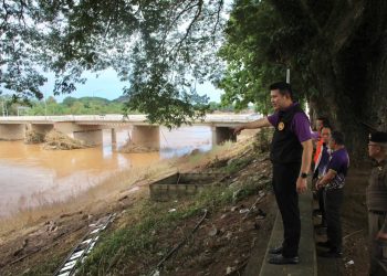 ผู้ว่าฯ น่าน ลงพื้นที่ติดตามการฟื้นฟูหลังน้ำลด กำชับทุกหน่วยเร่งคลี่คลายสถานการณ์ภายใน 10 ส.ค. นี้