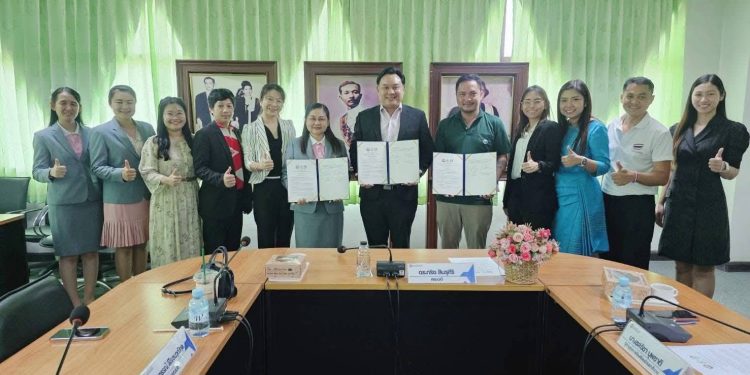 พิธีลงนาม MOUโรงเรียนบ้านนาสีนวน จับมือบริษัท สมพรทรัพย์ รีไซเคิล จำกัด ขับเคลื่อนการจัดการขยะในชุมชน