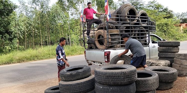 ปราจีนบุรี มอบยางรถยนต์ให้ทหารชายแดน