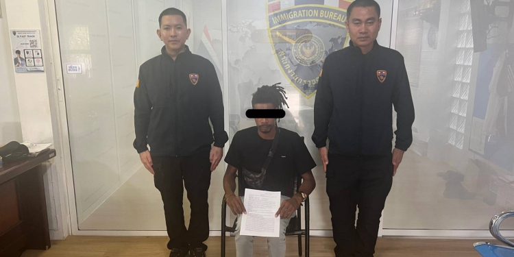 ตม.จว.สุราษฎร์ธานี ตามรวบหนุ่มฝรั่งเศสส่งกลับไปดำเนินคดีลักลอบค้ายาเสพติด 12 ตม.จว.สุราษฎร์ธานี ตามรวบหนุ่มฝรั่งเศสส่งกลับไปดำเนินคดีลักลอบค้ายาเสพติด