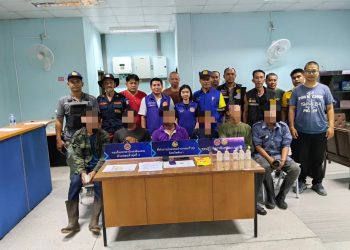 พังงา-อำเภอตะกั่วทุ่งเปิดปฏิบัติการ “สัปดาห์สีแดง” ไล่ล่าผู้ค้ายาเสพติด รวบ 1 ผู้ต้องหา พร้อมร้องทุกข์เพิ่มอีก 6 ราย