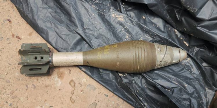 กลางเมืองน่านสะเทือน! เจอลูกระเบิด ค.60 ซ่อนในกองขยะน้ำท่วมเก็บขยะอย่าชะล่าใจ หลังน้ำลด อาจมีของอันตรายซ่อนอยู่!