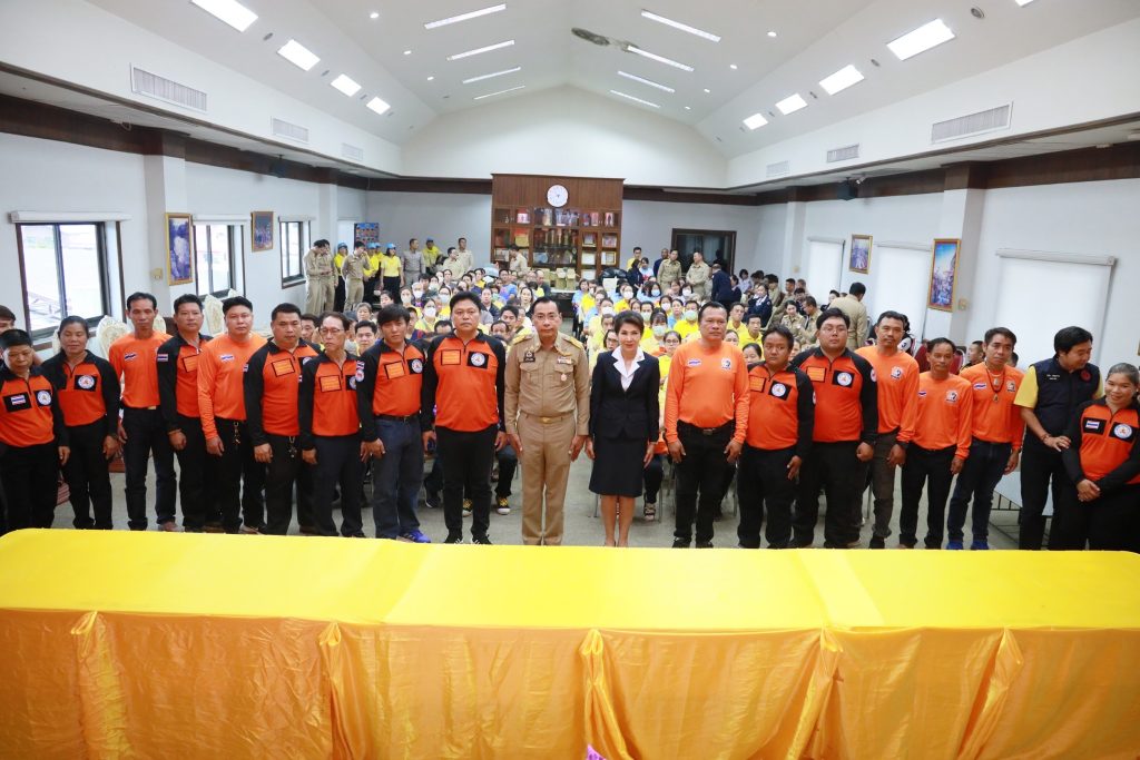 มูลนิธิอาสาเพื่อนพึ่ง (ภาฯ) ยามยาก สภากาชาดไทย มอบสิ่งของพระราชทานแก่ประชาชนผู้ประสบอุทกภัย พื้นที่อำเภอแม่สาย 18 Talknews Online