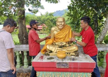 นครนายก – ลุงดวงดีได้โชคนำเอาอังสะมาถวายหลวงปู่ทวด