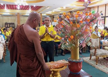 สภาองค์กรชุมชนเทศบาลเมืองสิงห์บุรี ร่วมกองทุนสวัสดิการชุมชน จัดทอดผ้าป่าสามัคคี สมทบกองทุนภัยพิบัติชุมชนเมืองสิงห์บุรี