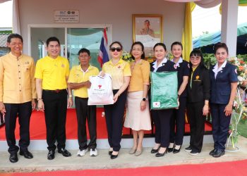 กาญจนบุรี – ผวจ.กาญจน์ลงพื้นที่ตำบลดอนขมิ้น อำเภอท่ามะกา มอบบ้านตามโครงการบ้านห่วงใยจากใจ GLO เพื่อสร้างโอกาสความเสมอภาคทางสังคม และลดความเหลื่อมล้ำความยากจนในมิติด้านความเป็นอยู่ตามระบบ TPMAP