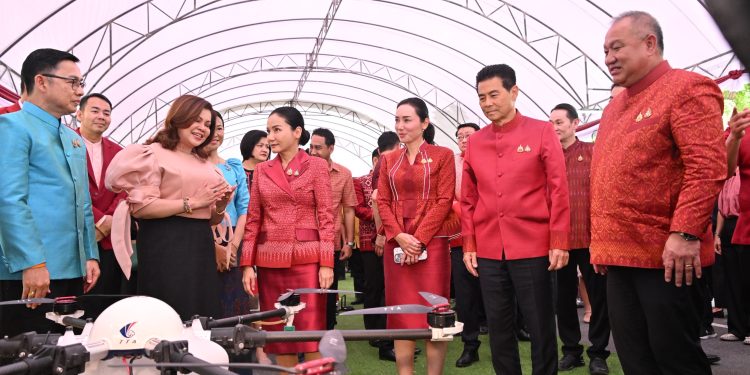 สอศ. ก้าวสู่ปีที่ 84 ตอกย้ำบทบาท อาชีวะคุณภาพ ขับเคลื่อนประเทศด้วย 8 นโยบาย มุ่งมั่นยกระดับอาชีวะสู่ยุคแห่งการเปลี่ยนแปลง 12 สอศ. ก้าวสู่ปีที่ 84 ตอกย้ำบทบาท อาชีวะคุณภาพ ขับเคลื่อนประเทศด้วย 8 นโยบาย มุ่งมั่นยกระดับอาชีวะสู่ยุคแห่งการเปลี่ยนแปลง