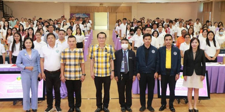 อำนาจเจริญ พ่อเมืองนำข้าราชการเจ้าหน้าที่หน่วยงานภาครัฐและภาคเอกชนร่วมขับเคลื่อนการป้องกันและปราบปรามการทุจริต