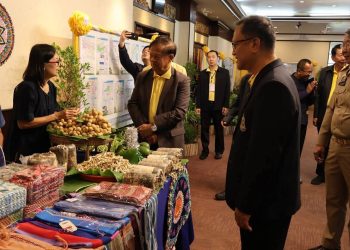 ผู้ว่าฯ แพร่ “กล่าวต้อนรับ” ที่ปรึกษา อนุกรรมการติดตามและขับเคลื่อนโครงการอันเนื่องมาจากพระราชดำริ และร่วมการประชุมเชิงปฏิบัติการฯ ด้วยกระบวนการ One plan ในการขับเคลื่อนโครงการฯ ประจำปีงบประมาณ 2568