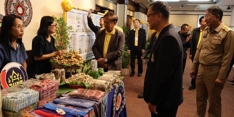 ผู้ว่าฯ แพร่ "กล่าวต้อนรับ" ที่ปรึกษา อนุกรรมการติดตามและขับเคลื่อนโครงการอันเนื่องมาจากพระราชดำริ และร่วมการประชุมเชิงปฏิบัติการฯ ด้วยกระบวนการ One plan ในการขับเคลื่อนโครงการฯ ประจำปีงบประมาณ 2568 12 ผู้ว่าฯ แพร่ “กล่าวต้อนรับ” ที่ปรึกษา อนุกรรมการติดตามและขับเคลื่อนโครงการอันเนื่องมาจากพระราชดำริ และร่วมการประชุมเชิงปฏิบัติการฯ ด้วยกระบวนการ One plan ในการขับเคลื่อนโครงการฯ ประจำปีงบประมาณ 2568