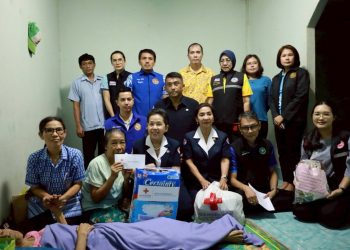 เหล่ากาชาดจังหวัดพังงา ลงพื้นที่เยี่ยมผู้ป่วยติดเตียงและผู้ประสบภาวะยากลำบากในพื้นที่อำเภอตะกั่วป่า