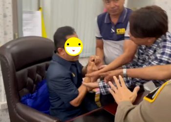 มุกดาหาร ตร.-ป.ป.ช.-ป.ป.ท. สนธิกำลังบุกจับปลัด คาห้องทำงาน เหตุเรียกรับเงิน 700,000 บาท
