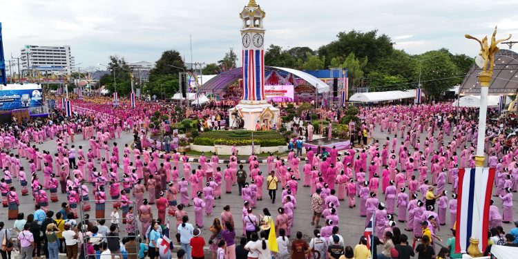 มท.2 เปิดงานเฉลิมฉลองวาระครบรอบ 160 ปี เมืองมหาสารคาม พร้อมร่วมฟ้อนรำกับนางรำกว่า 16,000 คน