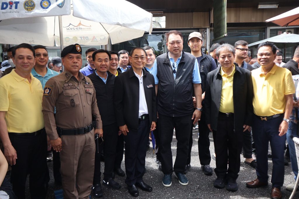 จันทบุรี/พาณิชย์เดินหน้ายกระดับตลาดพลอยจันทบุรี 'จตุพร' เผยเร่งหาตลาดใหม่ ตะวันออกกลางตอบโจทย์ 13 Talknews Online