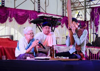 การสาธิตการแสดงหมอลำ แขนงต่าง 18 แบบ ของภาคอีสาน