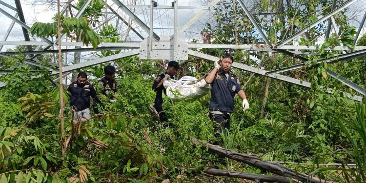 ปราจีนบุรี พบซากศพชายนิรนามผูกคอใต้เสาไฟฟ้าแรงสูง