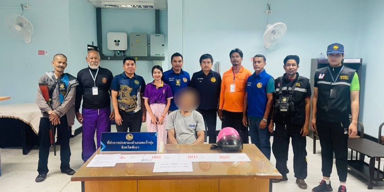 พังงา-ฝ่ายปกครองอำเภอตะกั่วทุ่งจับผู้ต้องหาพร้อมยาบ้า175 เม็ดที่บ้านเขาเปาะ