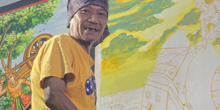 หนองคาย-จิตรกร ชาวบ้านฝีมือขั้นเทพ บรรจงวาดภาพพระเวสสันดรชาดก ศาลาการเปรียญวัด อย่างสวยงาม