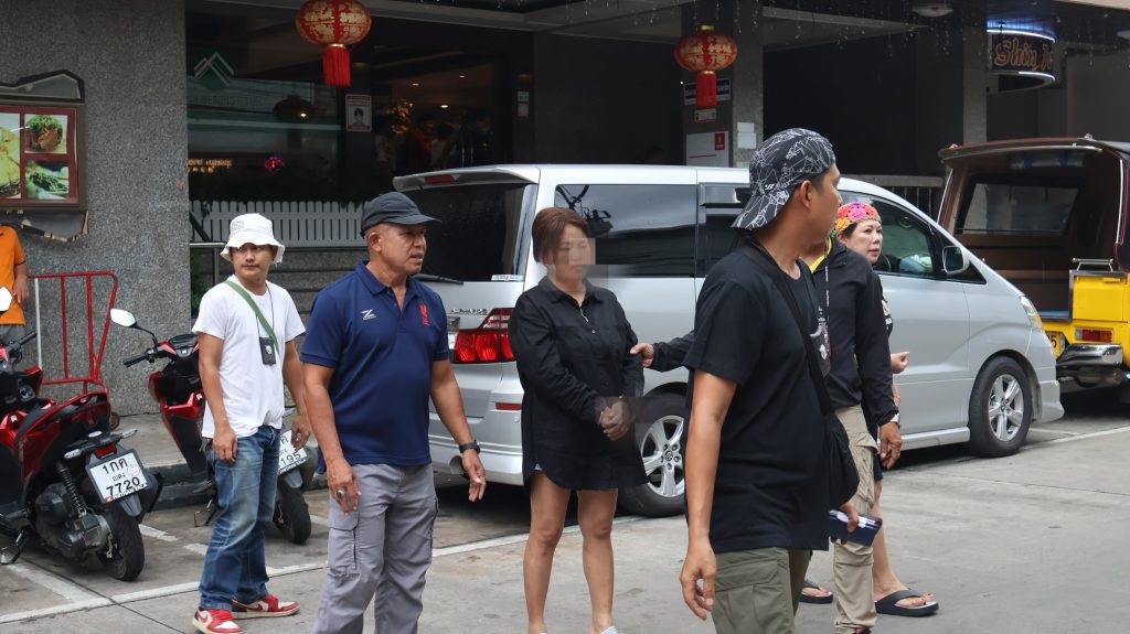 เบตง / หญิงชาวมาเลเซียขโมยเงินในร้านขายกระเป๋าสถานที่ท่องเที่ยว 13 Talknews Online