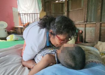 หัวใจแม่ยิ่งใหญ่ไม่แพ้ใคร “แม่นักสู้” วัย 60 ปี ดูแลลูกชายป่วยติดเตียงนาน 14 ปี ไม่เคยท้อ แม้ไร้งาน ไร้รายได้ เนื่องในวันแม่ 12 สิงหาฯ นี้