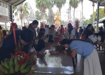 ปทุมธานี โค้งสุดท้ายสาวมหาชัยอธิฐานที่บ้านขอท้าวเวสฯอาทิตย์เดียวได้2ล้านบาทปลดหนี้ สาวโรงงานได้โชค 2 ครั้งได้ 3 แสนกว่า