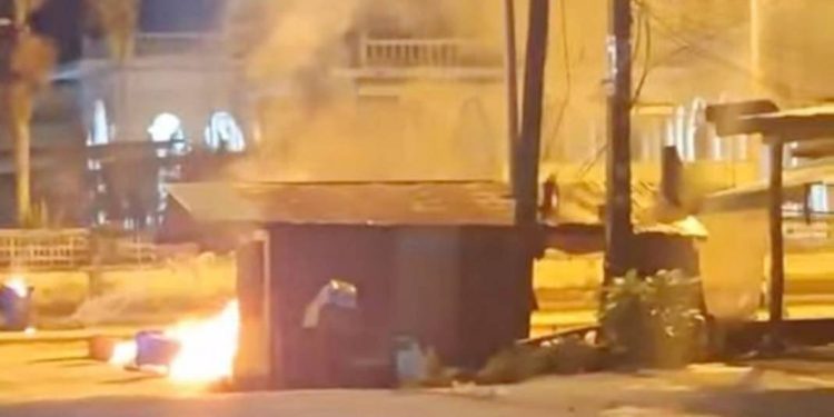 นราธิวาส คนร้ายป่วนลอบวางระเบิด 5 อำเภอ 6 จุด วันที่31และ1 กันยายน68 คืนที่ ผ่านมา ทำให้ประชาชนได้รับบาดเจ็บ 2 ราย 12 นราธิวาส คนร้ายป่วนลอบวางระเบิด 5 อำเภอ 6 จุด วันที่31และ1 กันยายน68 คืนที่ ผ่านมา ทำให้ประชาชนได้รับบาดเจ็บ 2 ราย