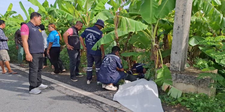 ปทุมธานี คิดว่าคนเมาที่แท้หนุ่มขับรถ จยย.ชนเสาไฟฟ้าดับคาที่