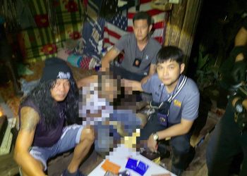 ชุดปฏิบัติการพิเศษฝ่ายปกครอง “เอราวัณ”จังหวัดพังงาปฏิบัติการกวาดล้างยาเสพติด “No Drugs No Dealers”จับผู้ต้องหา พร้อมยาบ้ากว่า 300 เม็ด