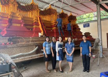 สกลนคร เร่งทำปราสาทผึ้ง ให้ทันงานแห่ 1-7 ตุลาคม งามสุดอลังการ