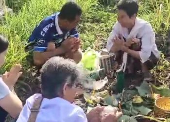 สกลนคร สืบสานบุญข้าวสากประเพณีโบราณอยู่คู่ชาวพุทธ