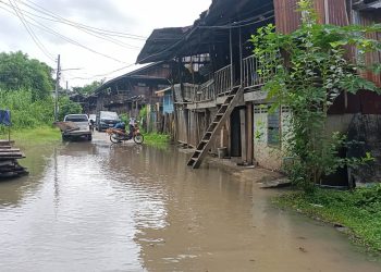 ปราจีนบุรี ชุมชนตลาดเก่าน้ำท่วมแล้วปภ.ทหารลงพื้นที่