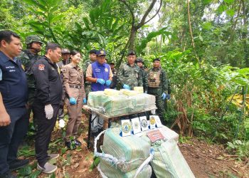 ขนกันแบบไม่มีกลัว! ทหารผาเมือง ปะทะขบวนการค้ายาเสพติด ยึดยาบ้า 2 ล้านเม็ด ชายแดนแม่สาย